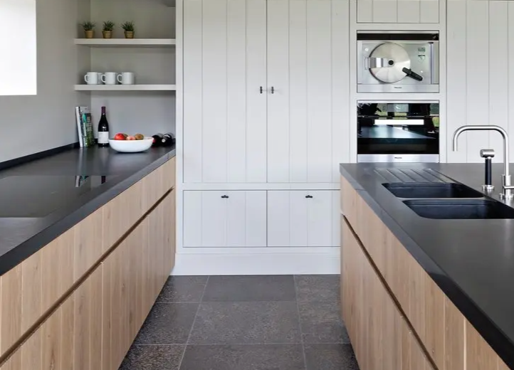 Granit Absolute Black Mat — Comptoir en Granit Naturel | Union Stone