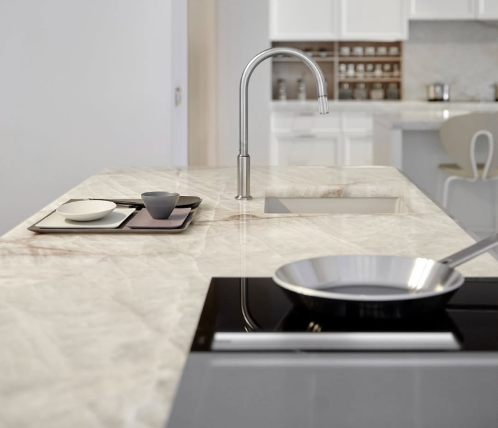 Quartzite Cristalo Sensa Comptoir en Pierre Naturelle Protégée