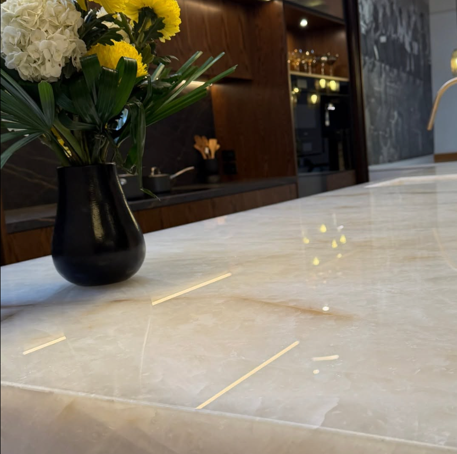 Quartzite Cristalo Sensa Comptoir en Pierre Naturelle Protégée
