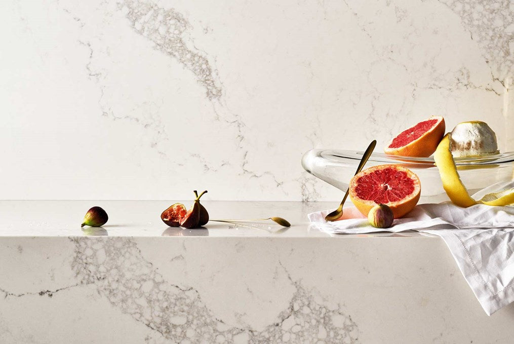 Promotion Caesarstone 5031 Statuario Maximum 3/4 pouces. 1 tranche et plusieurs retailles