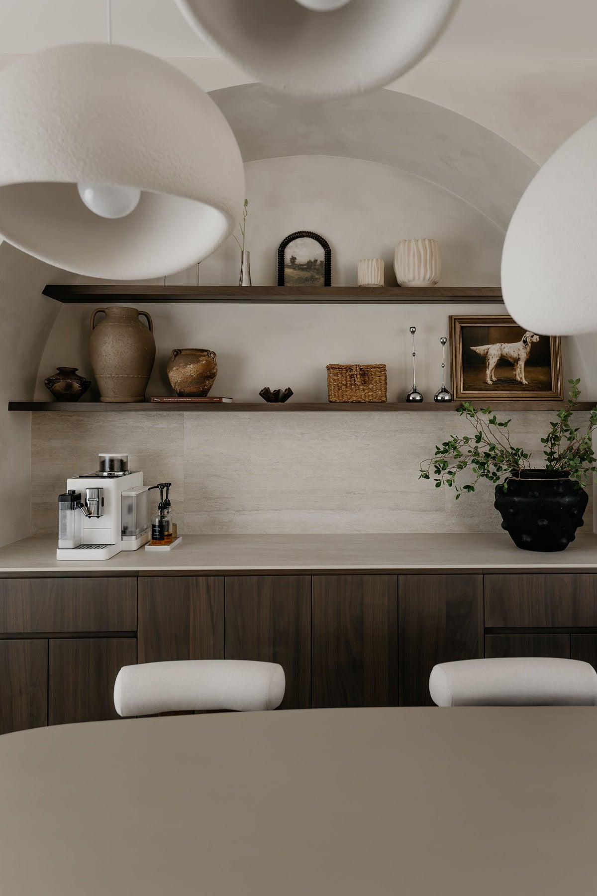 HanStone Travertino White — ambiance 4 | Union Stone