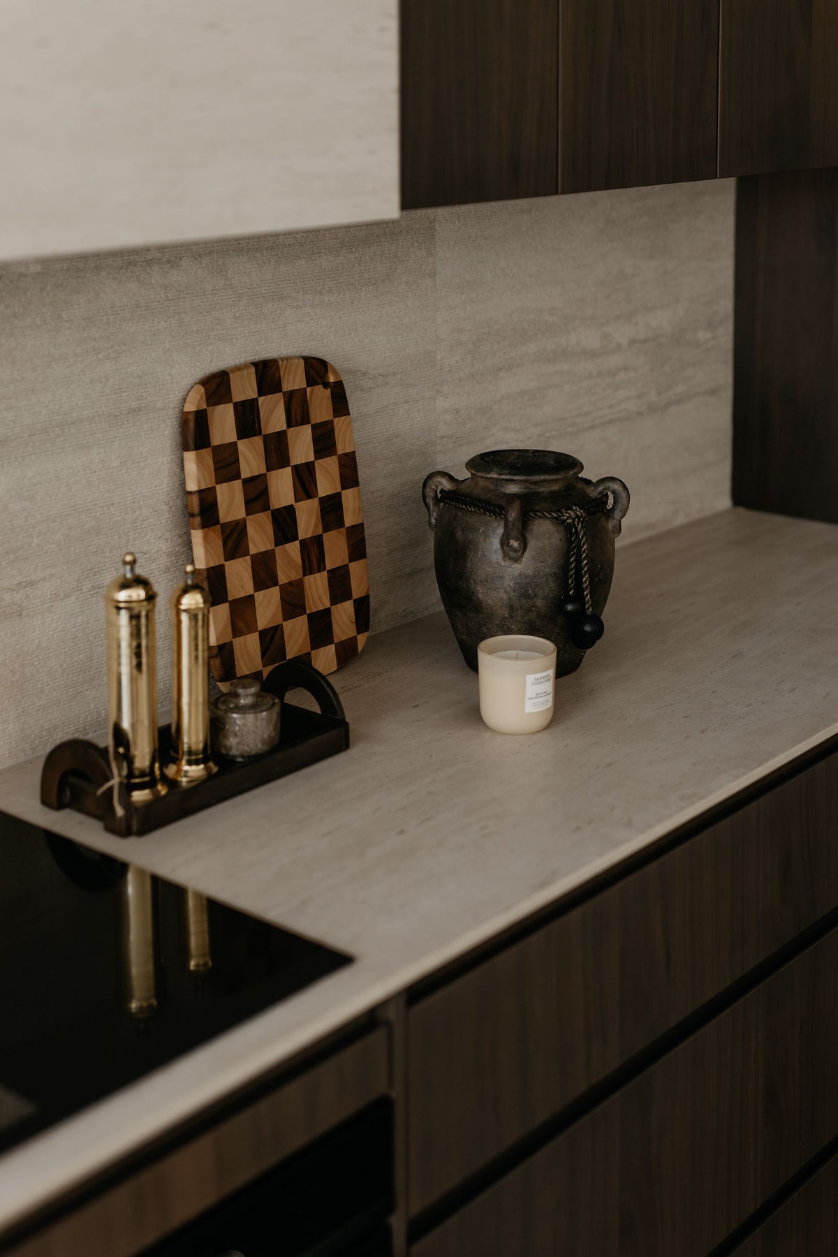 HanStone Travertino White — ambiance 5 | Union Stone