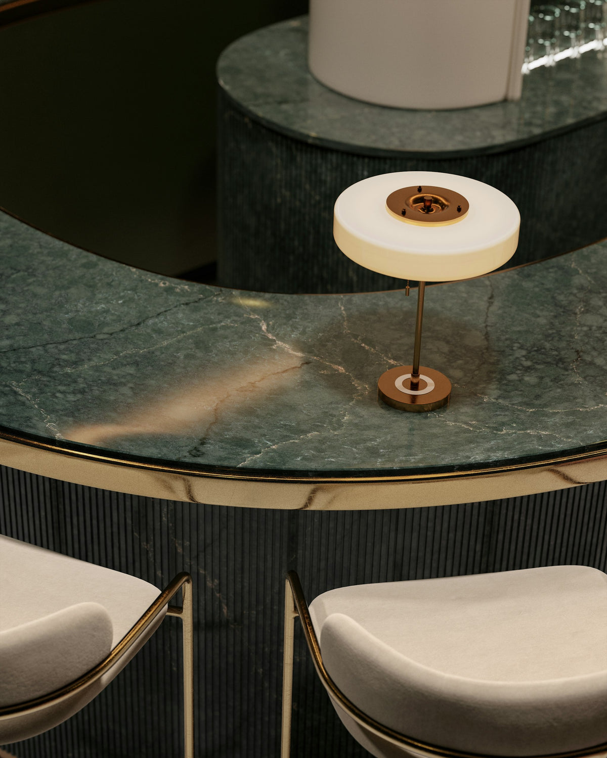 Silestone Jardin Emerald — projet restaurante silestone lechic boheme jardin emerald detalle barra | Union Stone