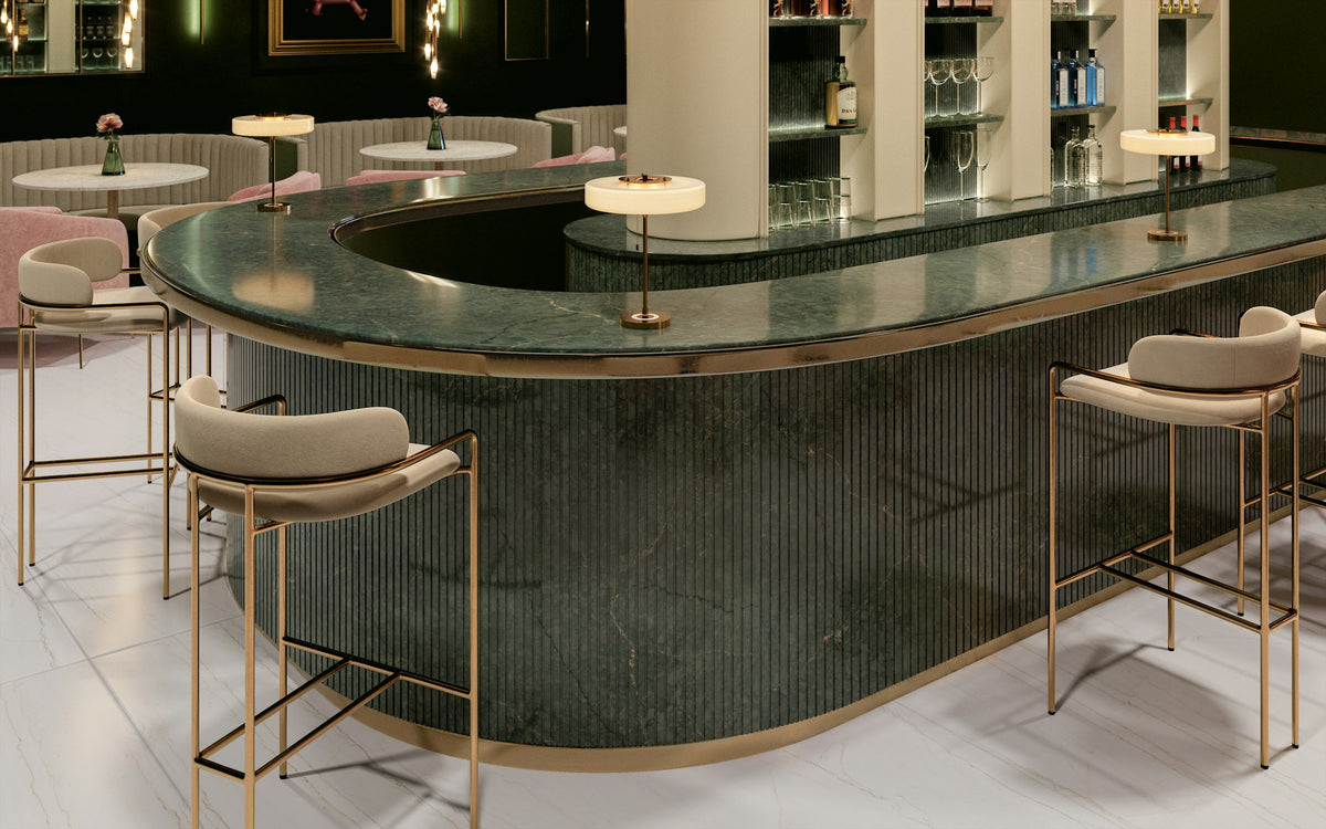 Silestone Jardin Emerald — projet restaurante silestone lechic boheme jardin emerald vista barra ukiyo opcion 1 | Union Stone