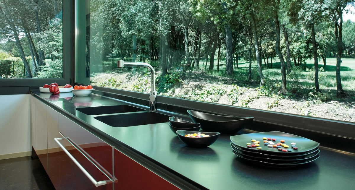 Silestone Night Tebas18 — projet tebas black | Union Stone