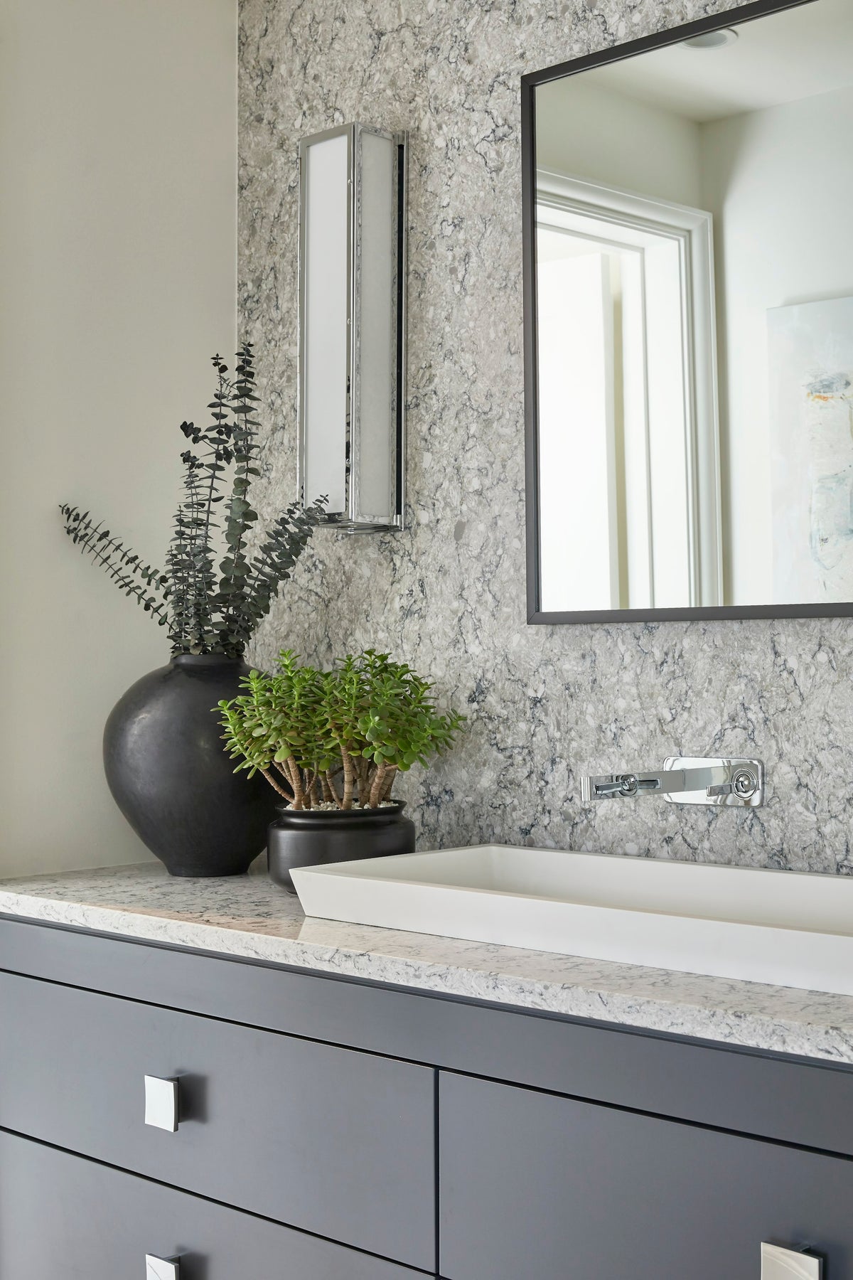 Silestone Pietra — projet atlhome modern show house bathroom countertop and cladding silestone pietra | Union Stone