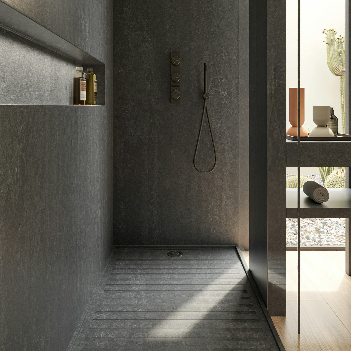 Silestone Raw G — projet earthic bathroom raw g detalle plato ducha | Union Stone
