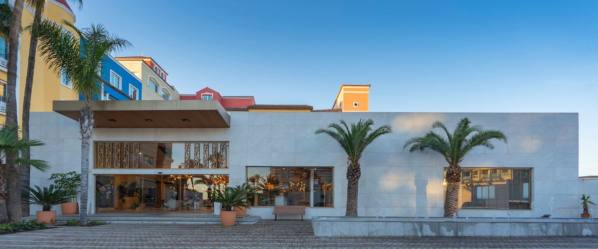Silestone White Zeus — projet hotel mediterraneo | Union Stone